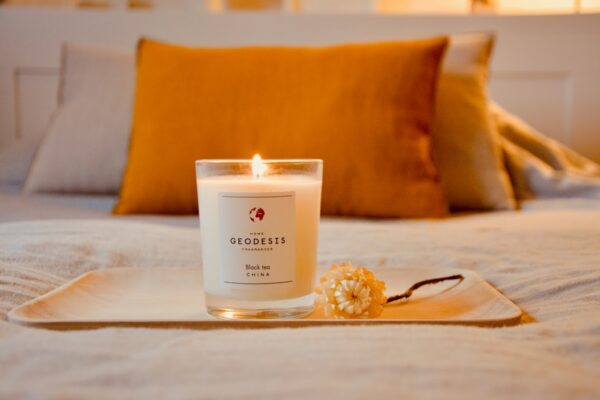 Geodesis black tea candle