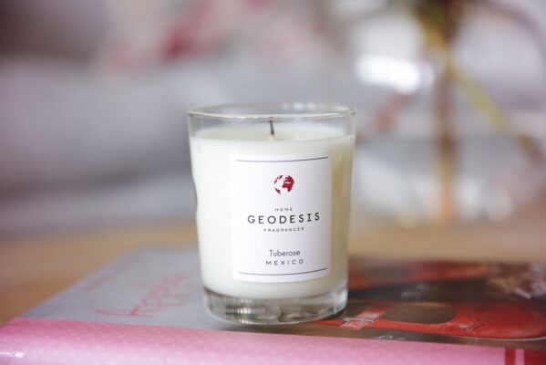 Geodesis tuberose candle