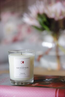 Geodesis tuberose candle